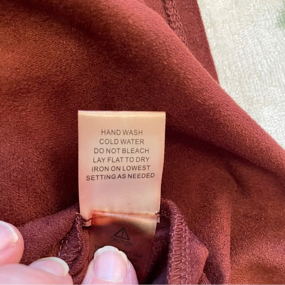 Evolution Rust Color Faux Suede Sleeveless Top/Ruffle-Back Keyhole-Medium NWT - Picture 9 of 10